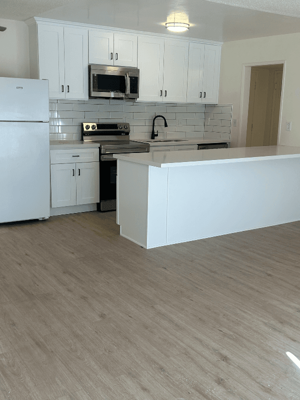 Chatsworth Apartment: 10200 De Soto Ave