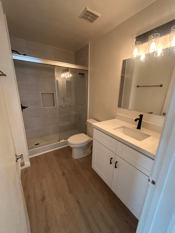 Chatsworth Apartment: 10200 De Soto Ave