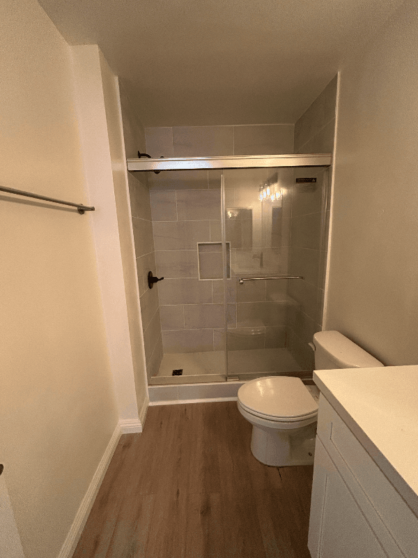 Chatsworth Apartment: 10200 De Soto Ave