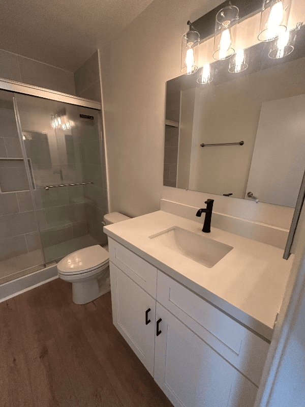 Chatsworth Apartment: 10200 De Soto Ave