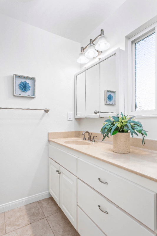 Santa Barbara House: 4905 Rhoads Ave