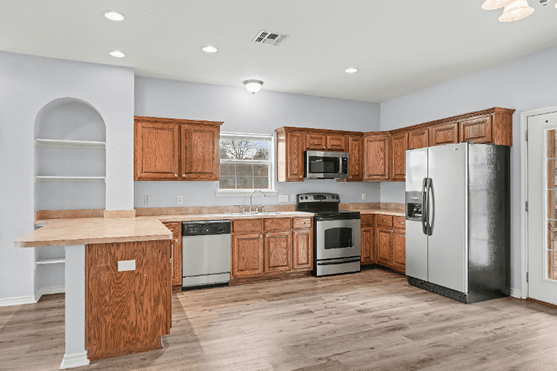 Belton House: 1124 N Penelope St
