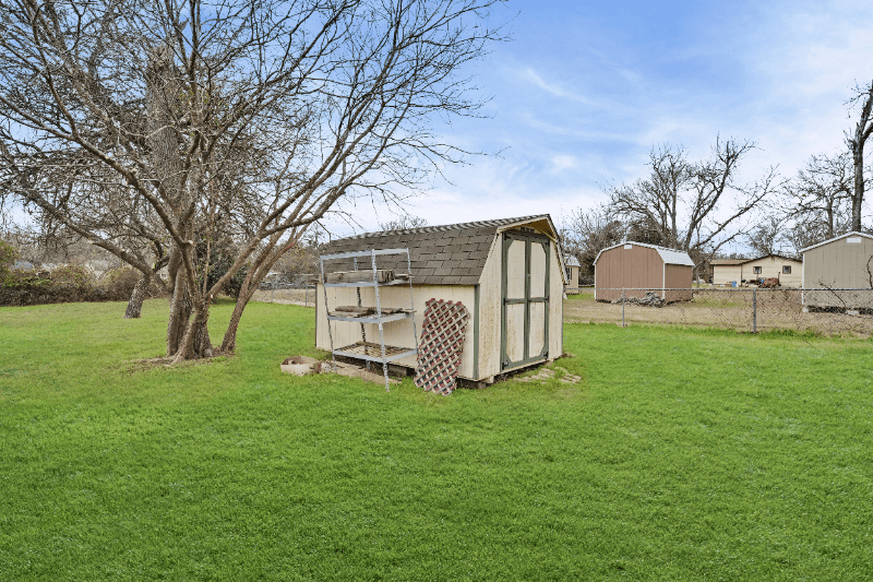 Belton House: 1124 N Penelope St