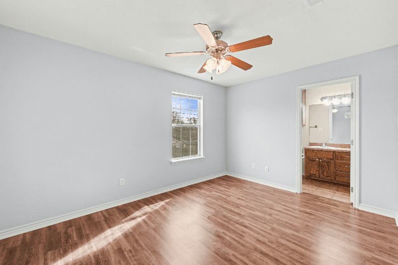 Belton House: 1124 N Penelope St