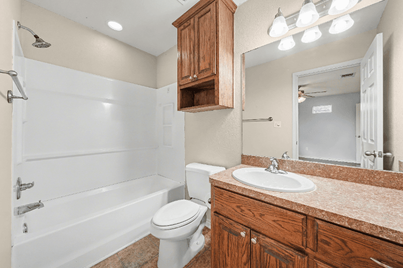 Belton House: 1124 N Penelope St