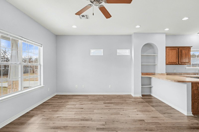 Belton House: 1124 N Penelope St