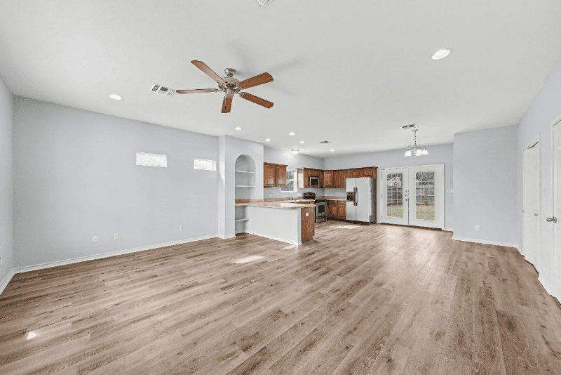 Belton House: 1124 N Penelope St
