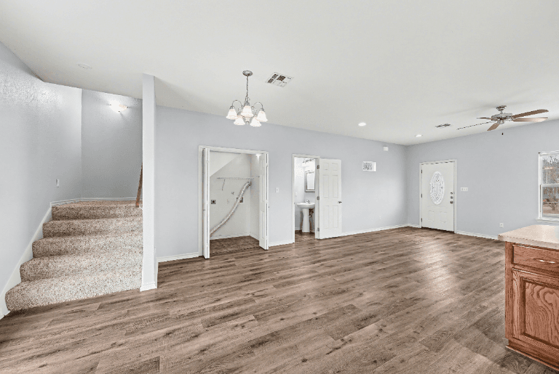 Belton House: 1124 N Penelope St