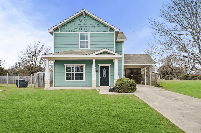Belton House: 1124 N Penelope St