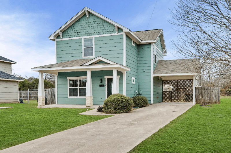 Belton House: 1124 N Penelope St