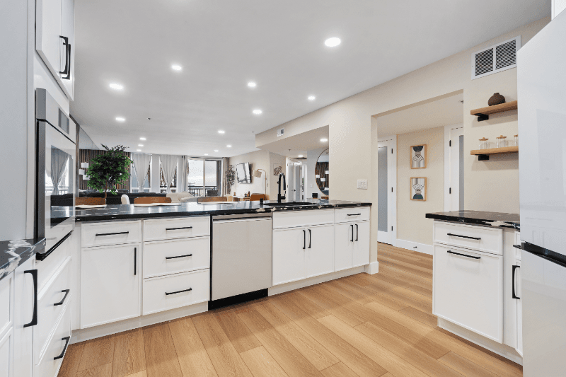 San Diego Condo: 2414 Front St