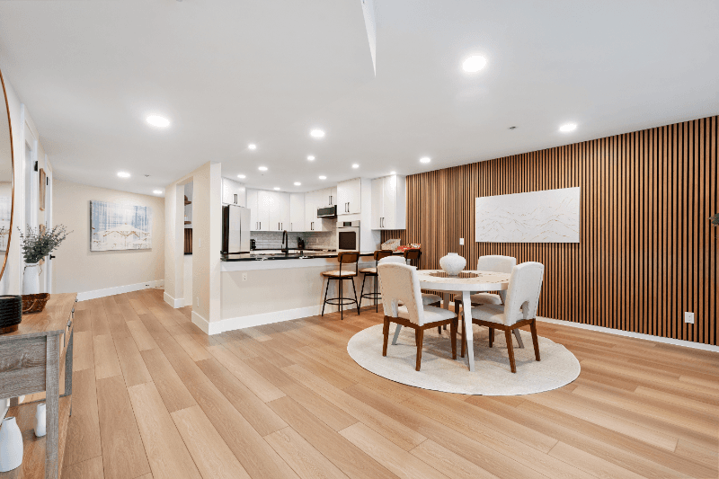 San Diego Condo: 2414 Front St