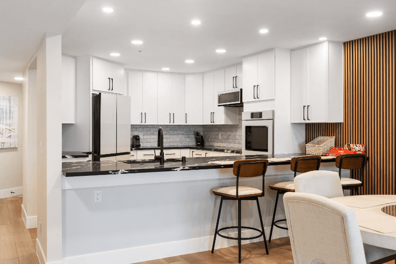 San Diego Condo: 2414 Front St