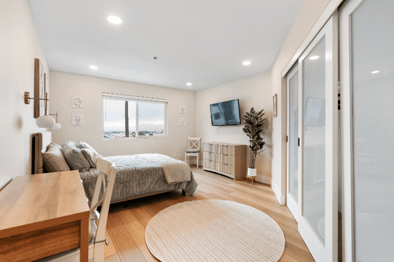 San Diego Condo: 2414 Front St