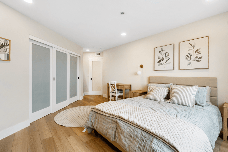 San Diego Condo: 2414 Front St