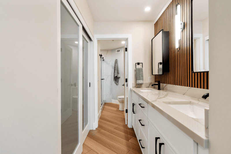 San Diego Condo: 2414 Front St