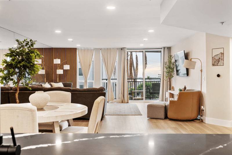 San Diego Condo: 2414 Front St