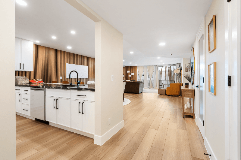San Diego Condo: 2414 Front St