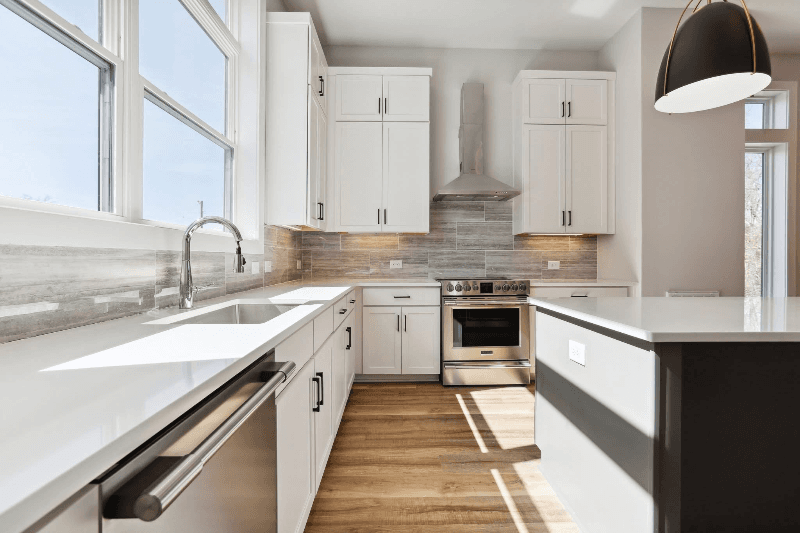 Columbia Townhome: 107 E 9th St