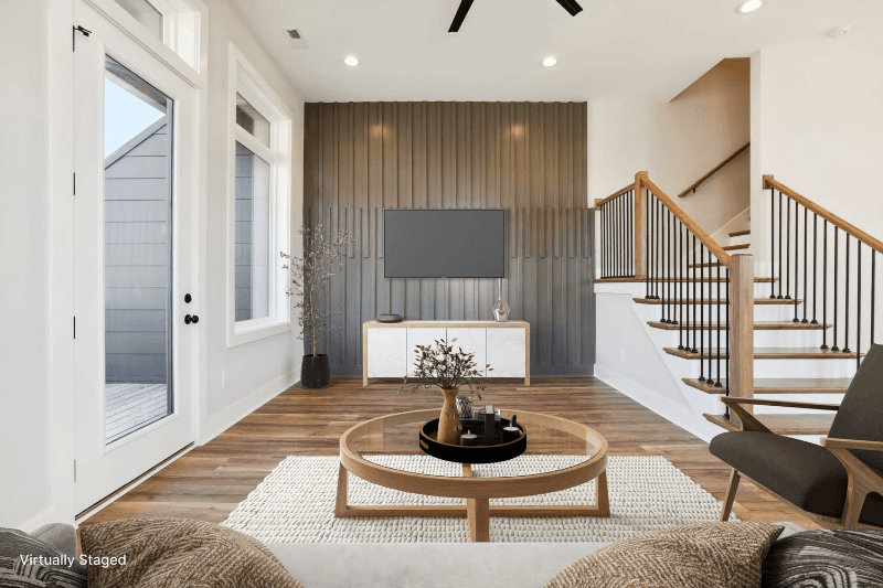 Columbia Townhome: 107 E 9th St