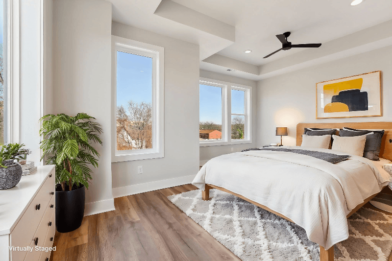 Columbia Townhome: 107 E 9th St
