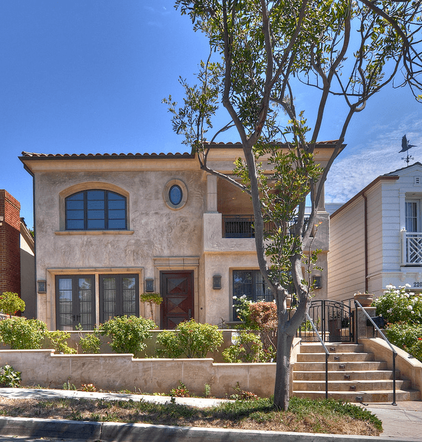 Corona del Mar House: 222 Iris Ave