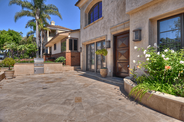 Corona del Mar House: 222 Iris Ave