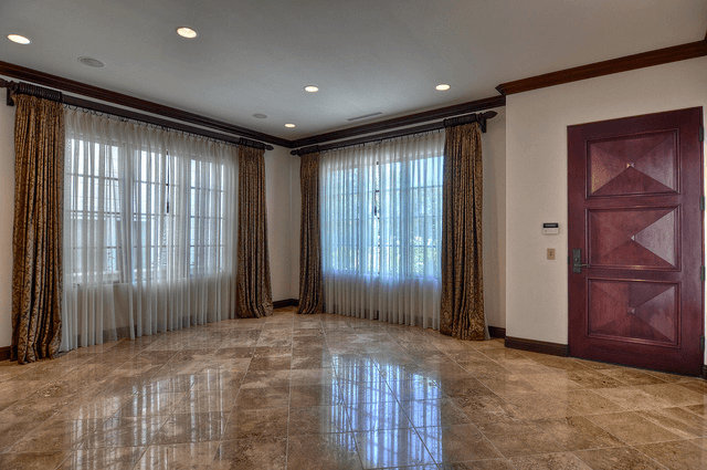 Corona del Mar House: 222 Iris Ave