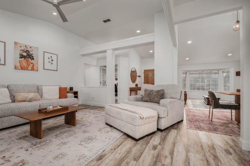elk grove House: 9161 kneeland court