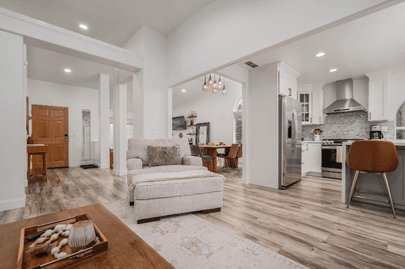 elk grove House: 9161 kneeland court
