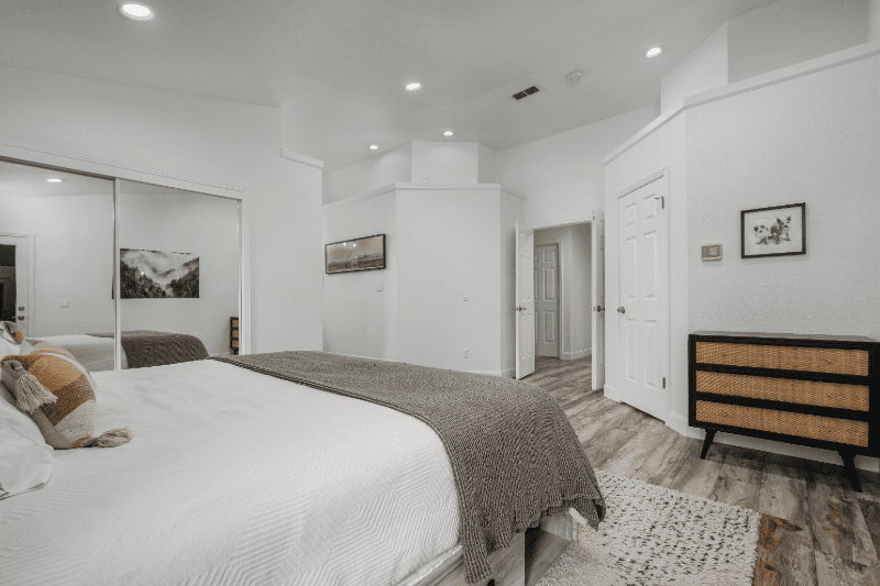 elk grove House: 9161 kneeland court