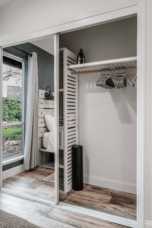elk grove House: 9161 kneeland court