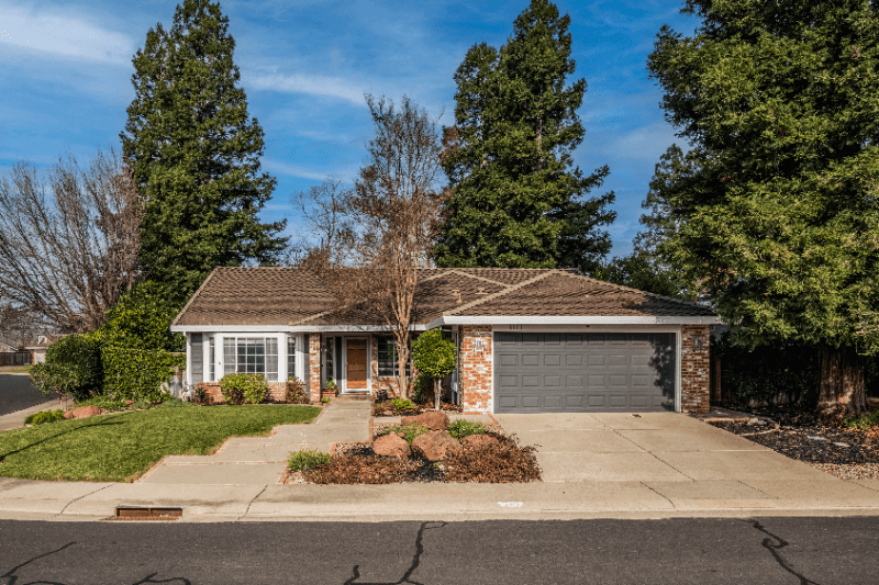 elk grove House: 9161 kneeland court