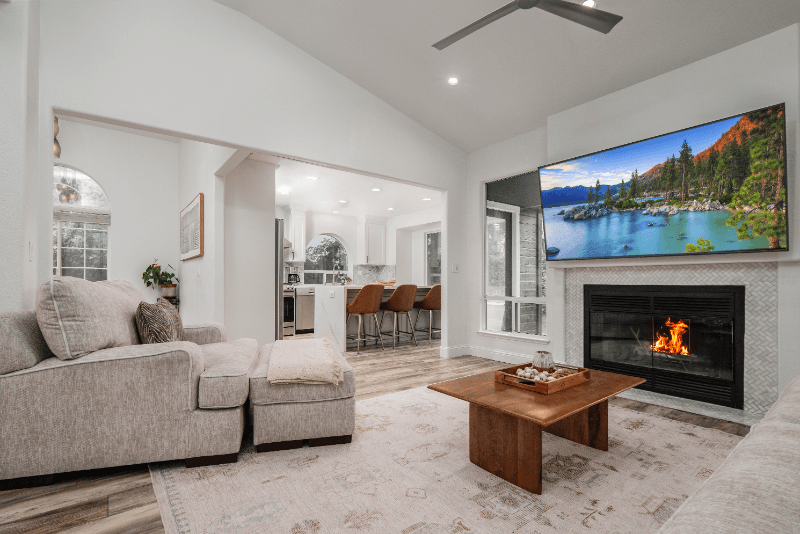 elk grove House: 9161 kneeland court