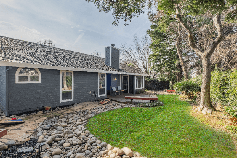elk grove House: 9161 kneeland court