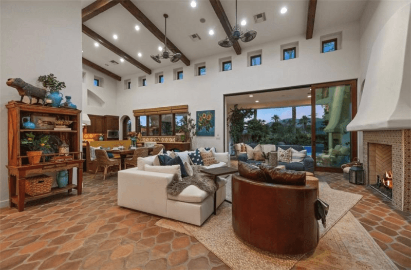La Quinta House: 56145 Village DR