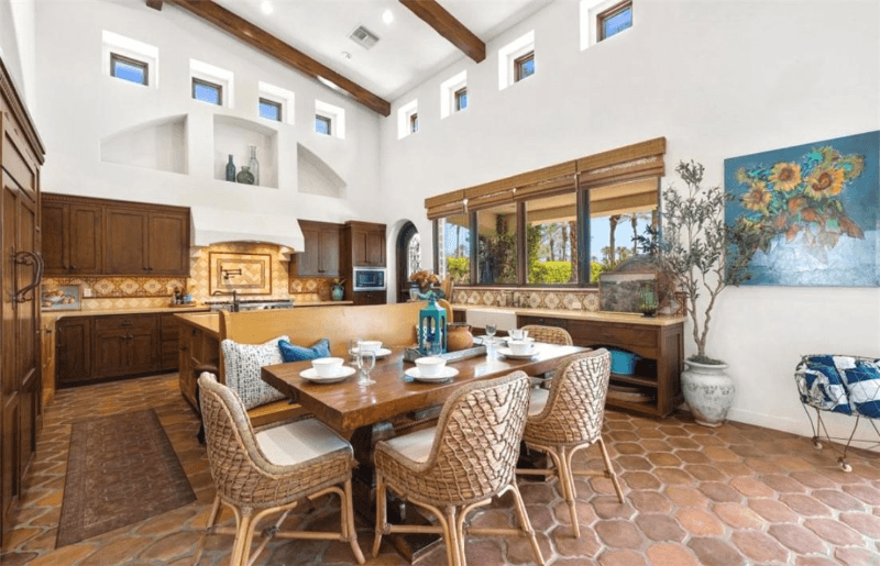 La Quinta House: 56145 Village DR