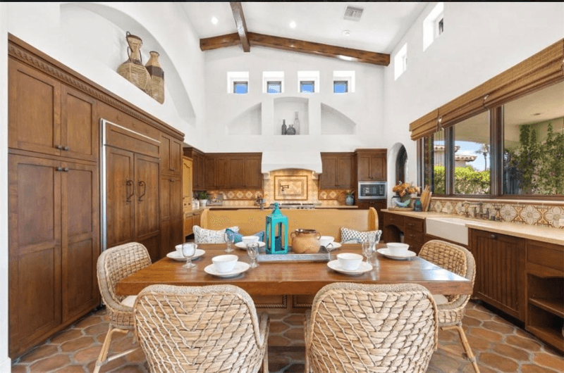 La Quinta House: 56145 Village DR