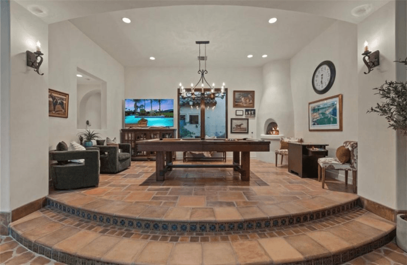 La Quinta House: 56145 Village DR