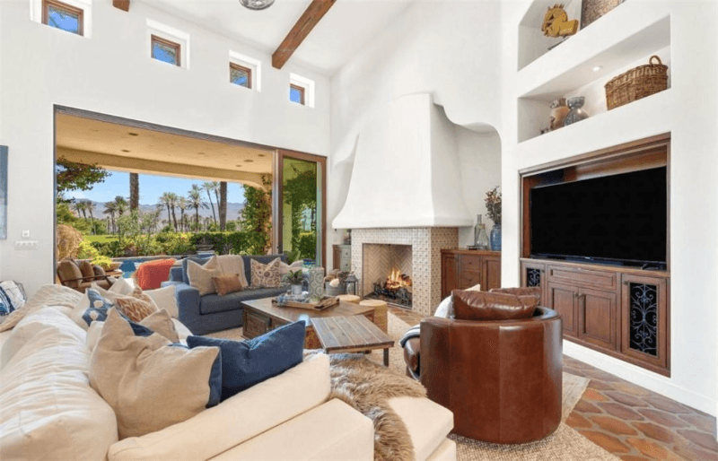 La Quinta House: 56145 Village DR