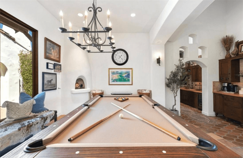 La Quinta House: 56145 Village DR