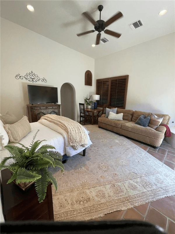 La Quinta House: 56145 Village DR