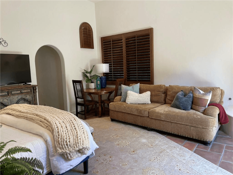 La Quinta House: 56145 Village DR