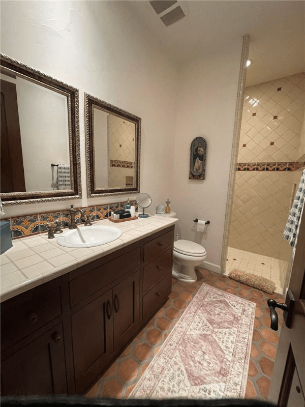 La Quinta House: 56145 Village DR