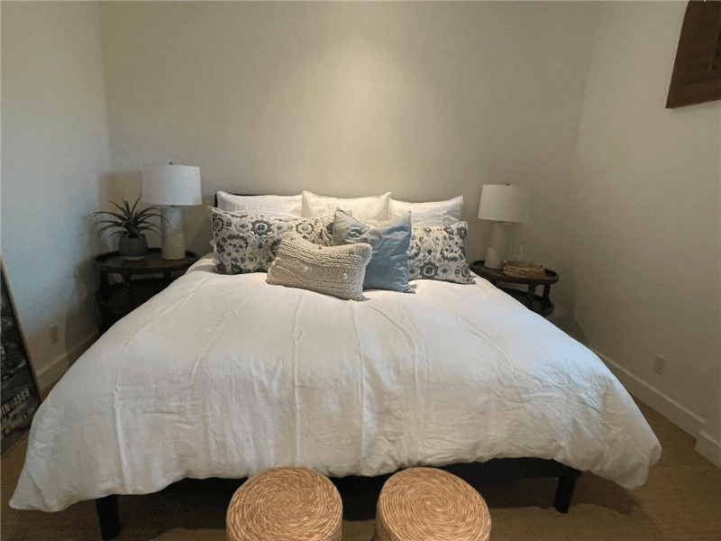La Quinta House: 56145 Village DR