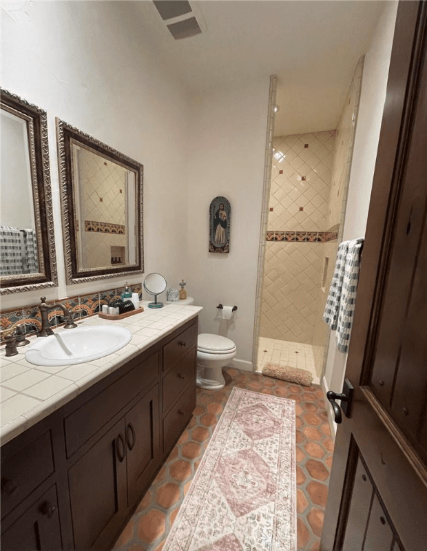 La Quinta House: 56145 Village DR
