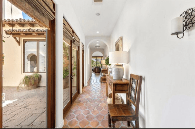 La Quinta House: 56145 Village DR