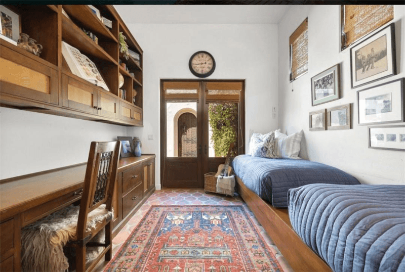 La Quinta House: 56145 Village DR