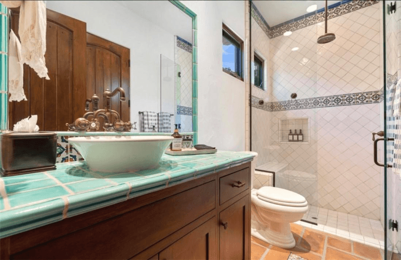 La Quinta House: 56145 Village DR