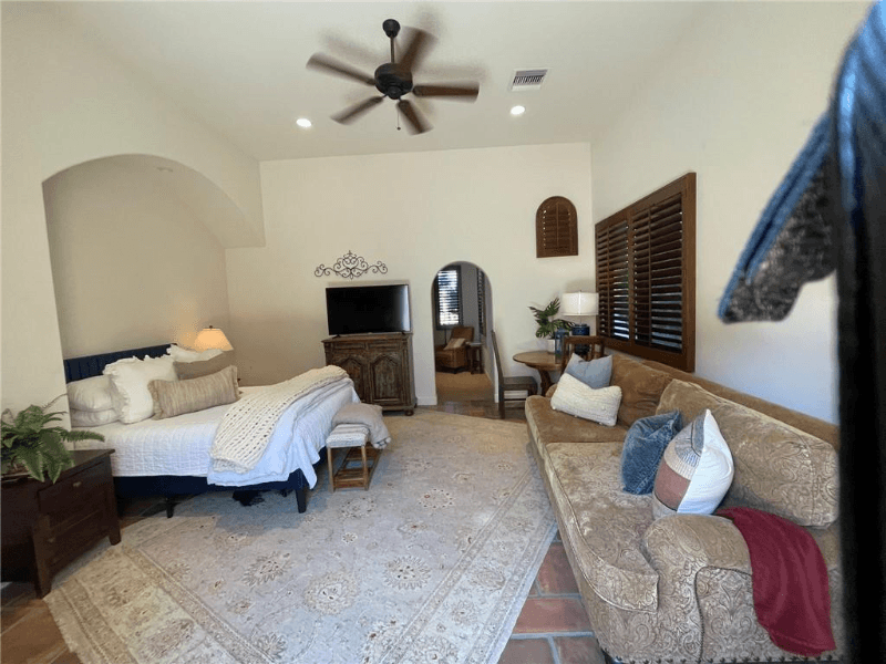 La Quinta House: 56145 Village DR